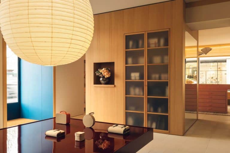 L/UNIFORM boutique paris