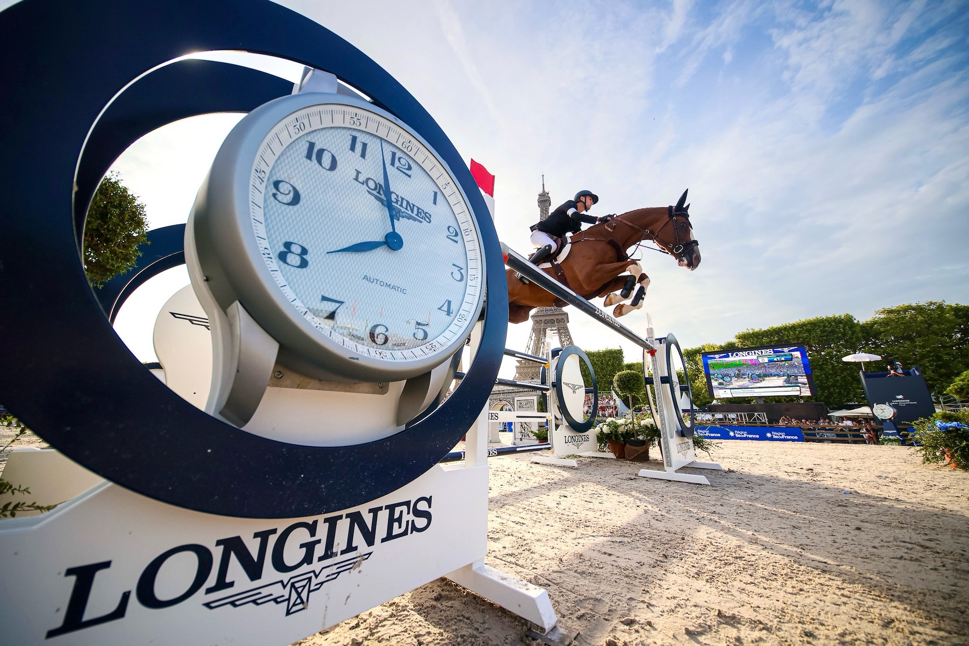 cyril lignac jumping