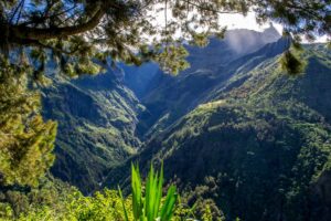 Le cirque de Cilaos est une étape incontournable d'un itinéraire en une semaine à La Réunion