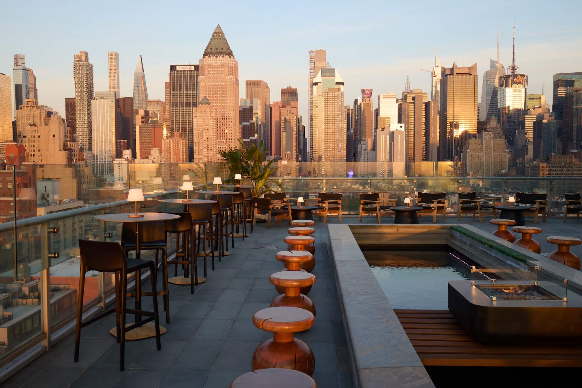 vue du rooftop de l'hôtel ink 48 face à l'Hudson à Manhattan